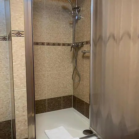 Hotel Zlatá Včela 3*